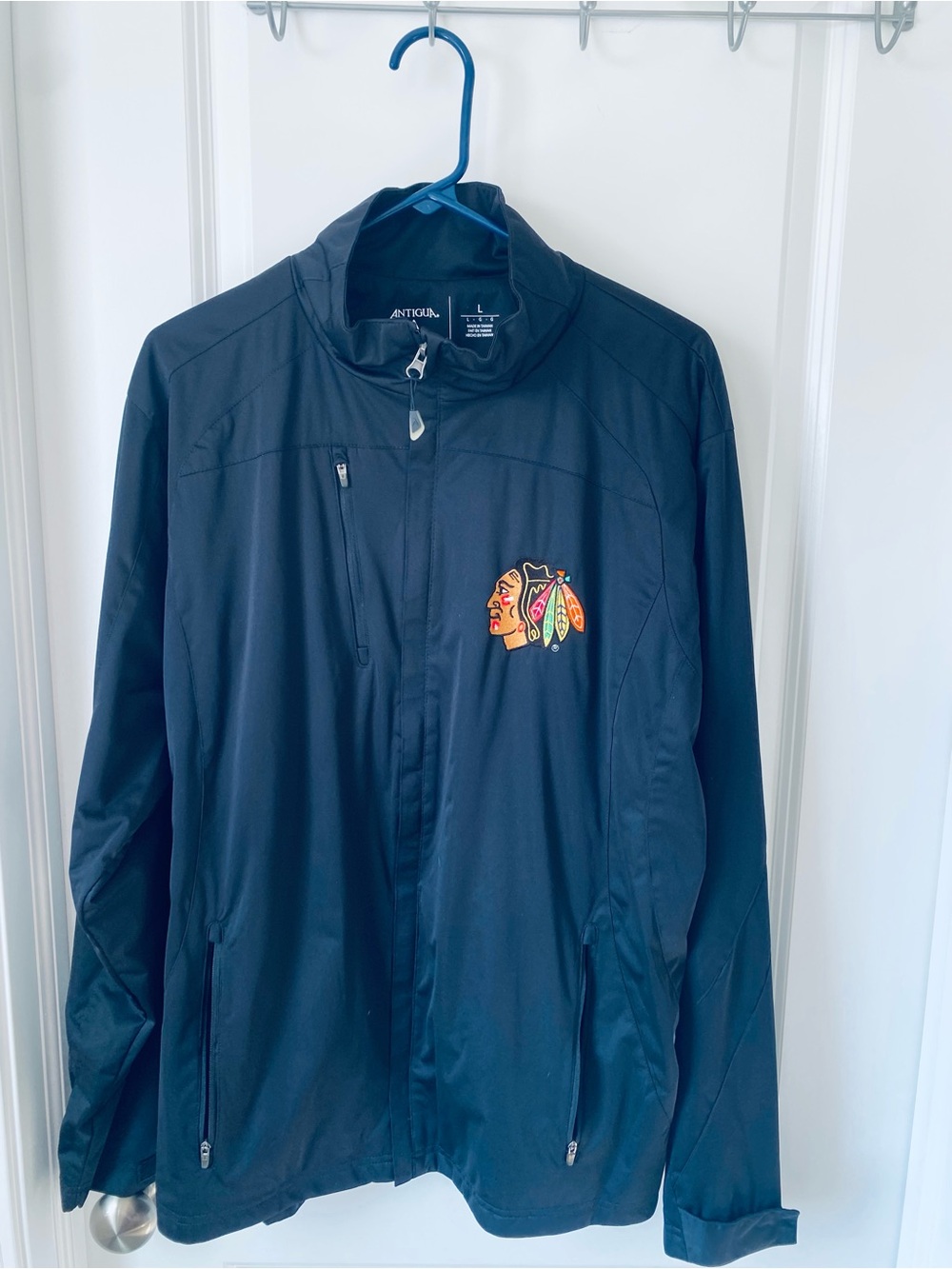 Black Antigua Chicago Blackhawks Regard Full-Zip Jacket Lined Chest Team Logo L